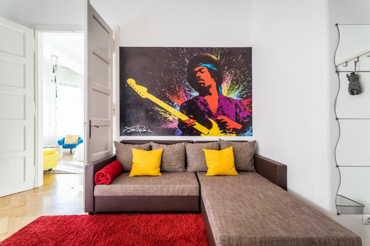 Apartment Pop Arts Studios *