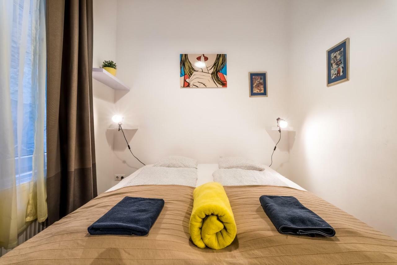 Apartment Pop Arts Studios *